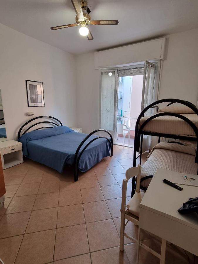 Hotel Riz Finale Ligure Buitenkant foto